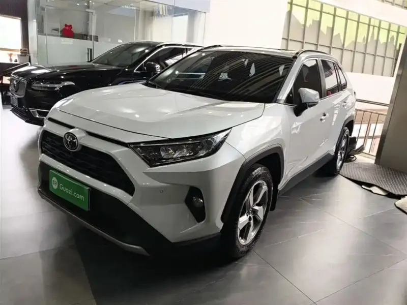 Toyota RAV4, 2023