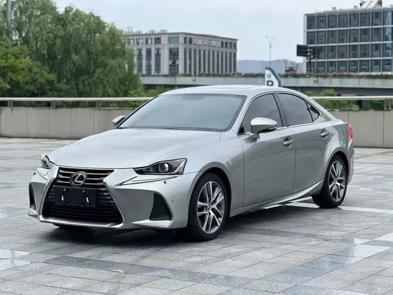 Lexus IS, 2019