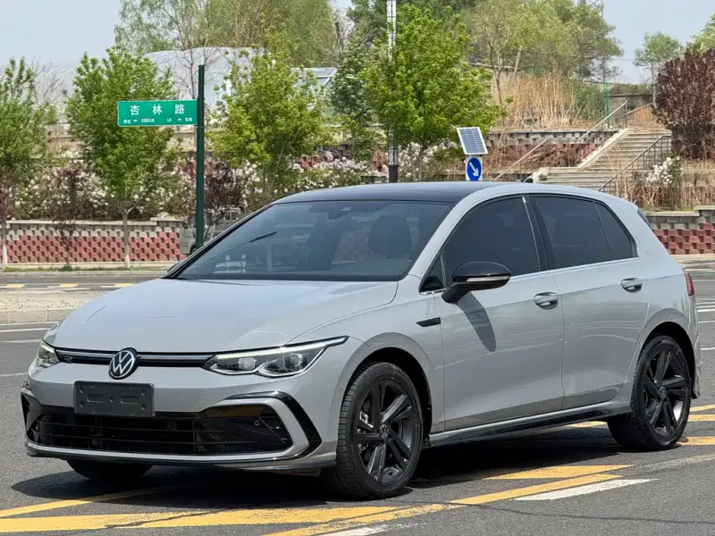 Volkswagen Golf, 2023