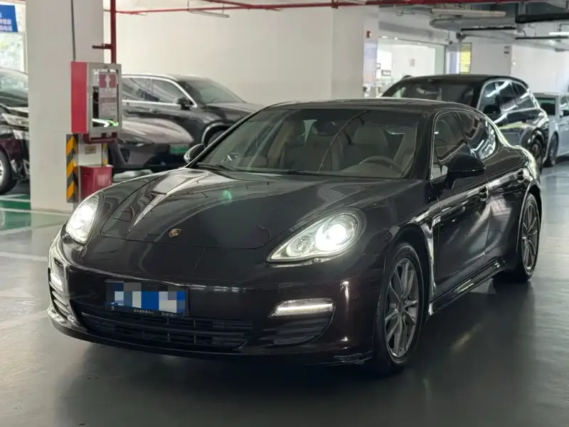 Porsche Panamera, 2012