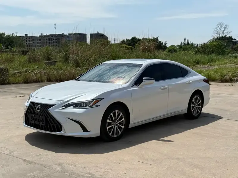 Lexus ES, 2024