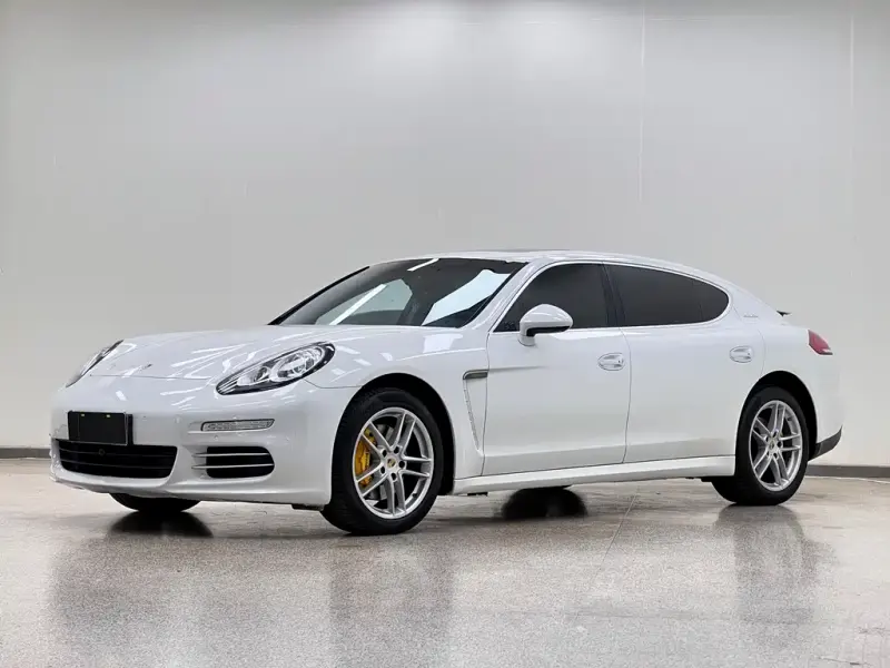 Porsche Panamera, 2015