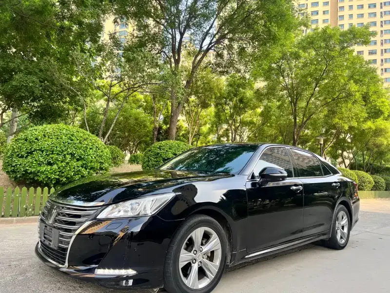 Toyota Crown, 2016