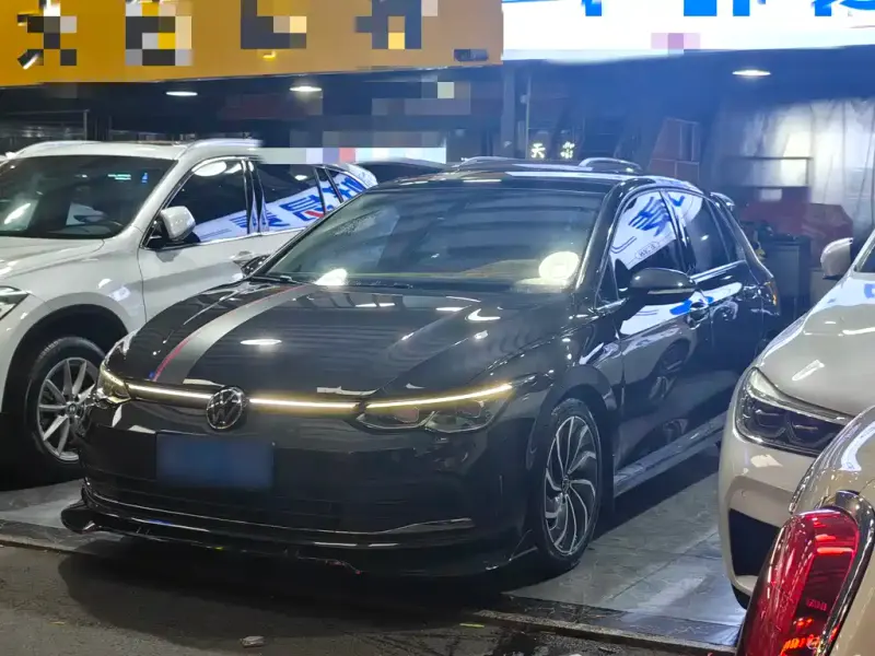 Volkswagen Golf, 2022