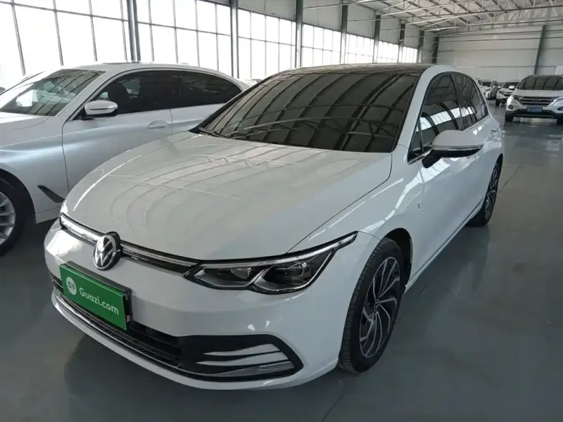 Volkswagen Golf, 2023