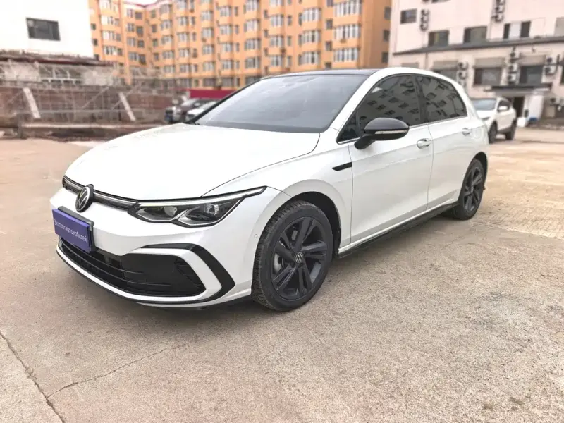 Volkswagen Golf, 2023