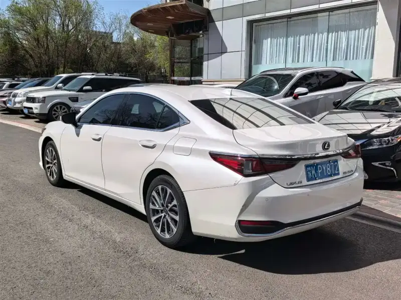 Lexus ES, 2020