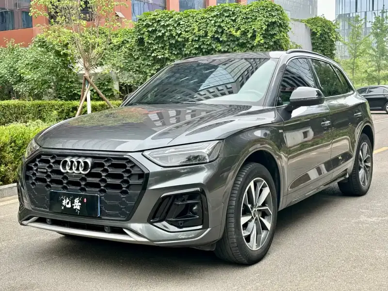 Audi Q5L, 2022