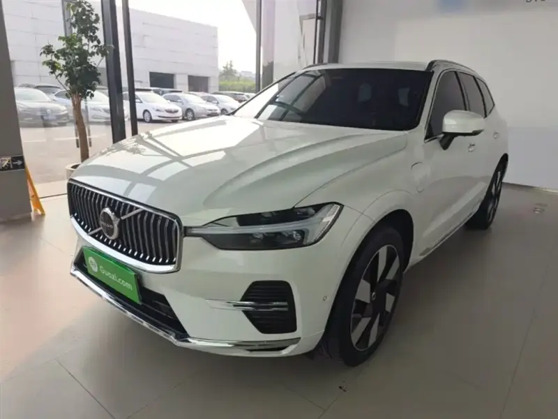 Volvo XC60 PHEV, 2024