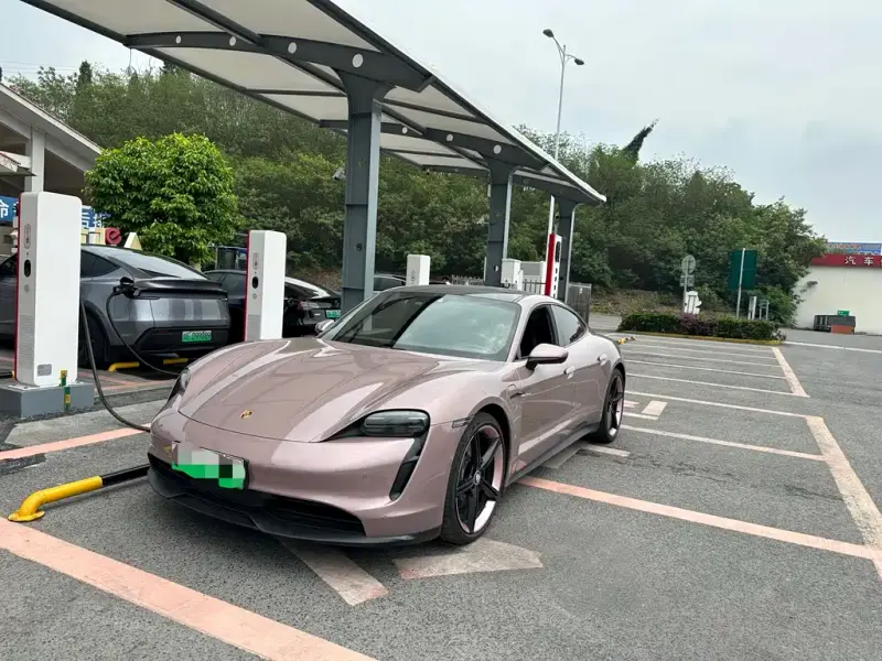 Porsche Taycan, 2021