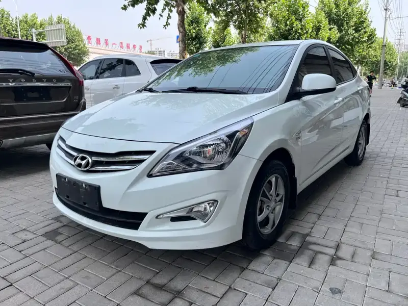 Hyundai Verna, 2015
