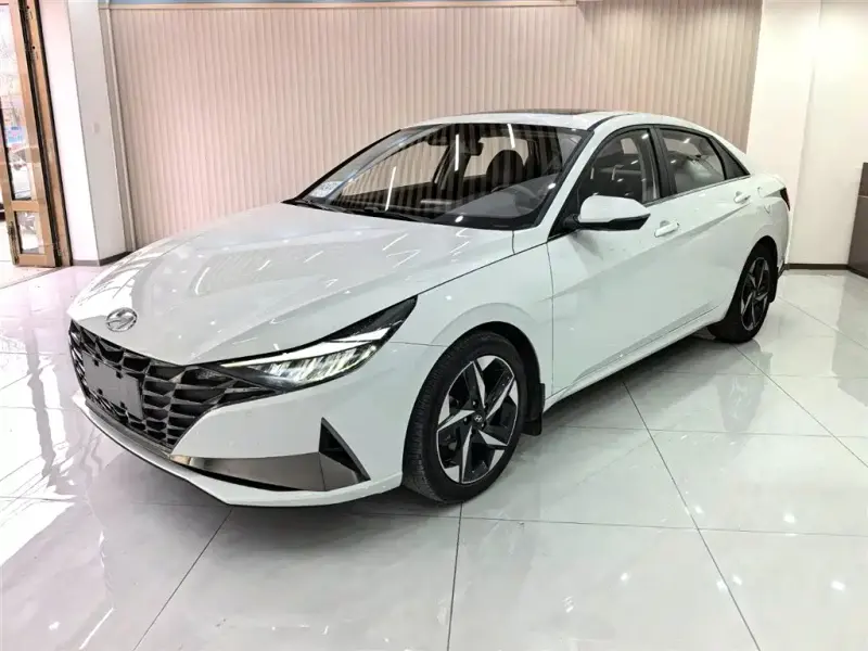 Hyundai Elantra, 2023