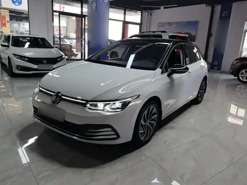 Volkswagen Golf, 2023
