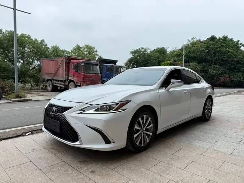 Lexus ES, 2019