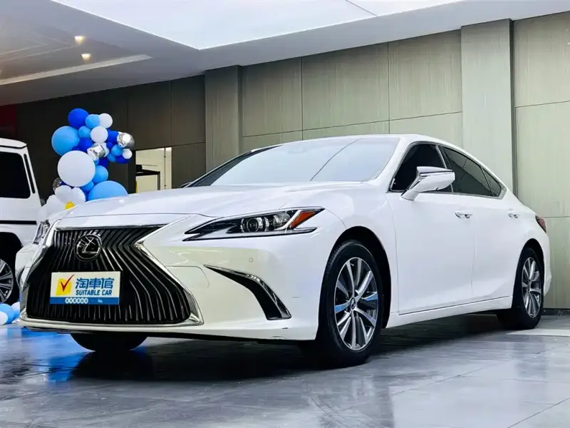 Lexus ES, 2020