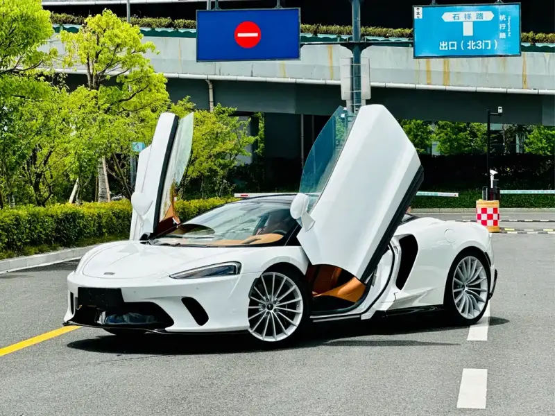 McLaren GT, 2023