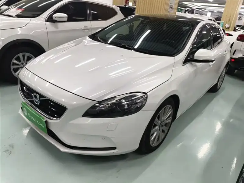 Volvo V40, 2014