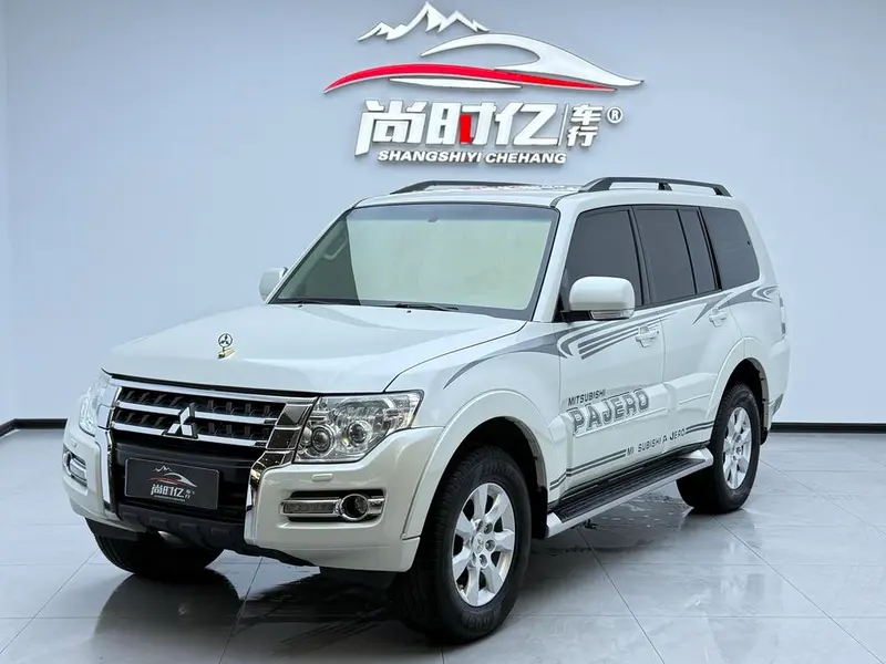 Mitsubishi Pajero (Import), 2018