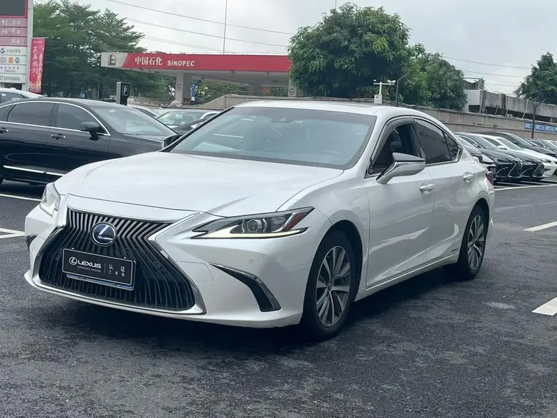 Lexus ES, 2020