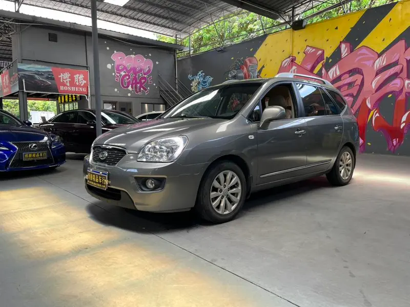 Kia Carens, 2011