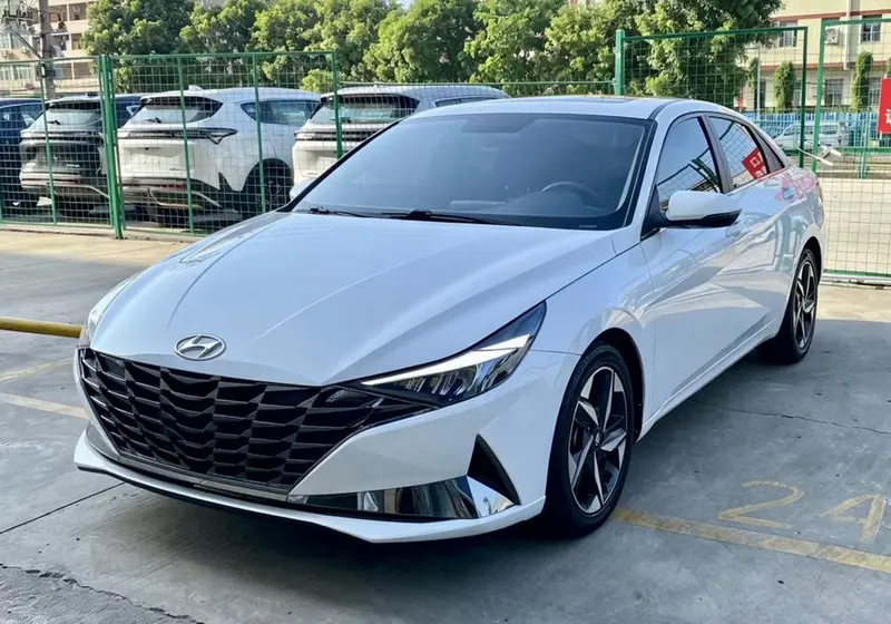 Hyundai Elantra, 2022