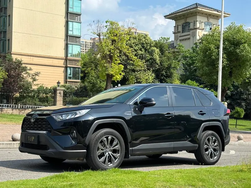 Toyota RAV4, 2023