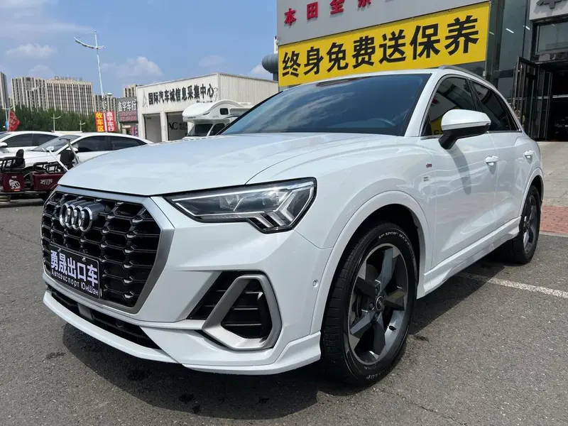 Audi Q3, 2022
