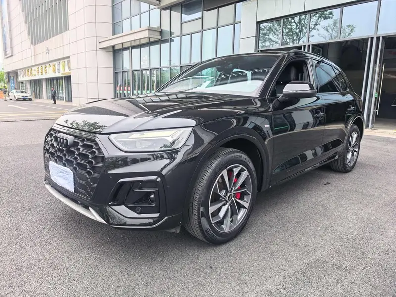 Audi Q5L, 2022