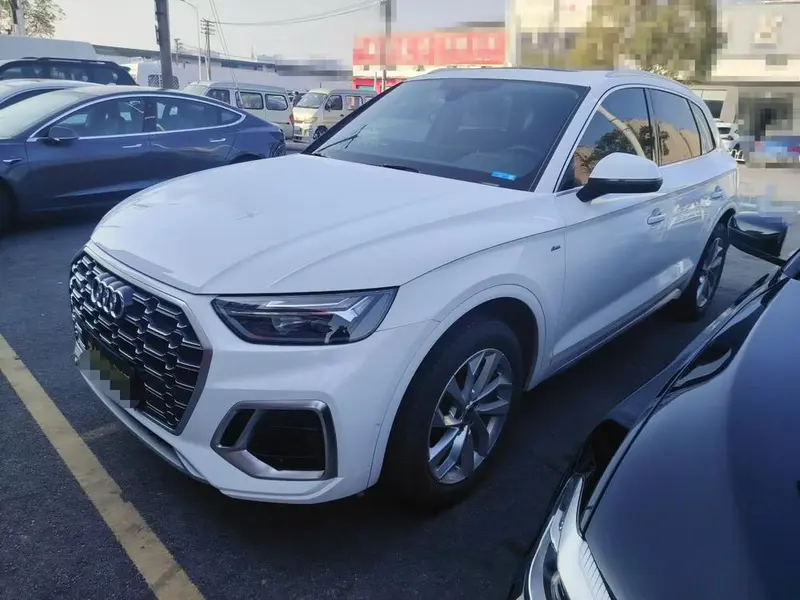Audi Q5L, 2022