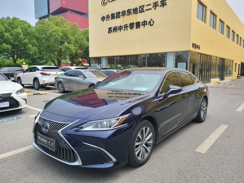 Lexus ES, 2020