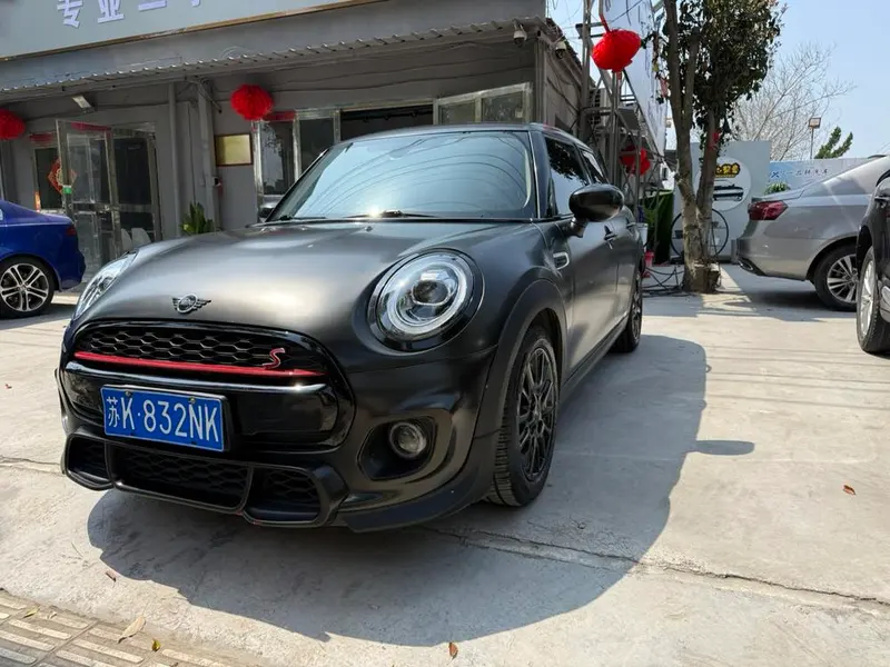 MINI MINI, 2018