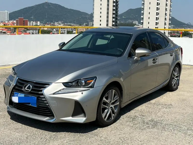 Lexus IS, 2017