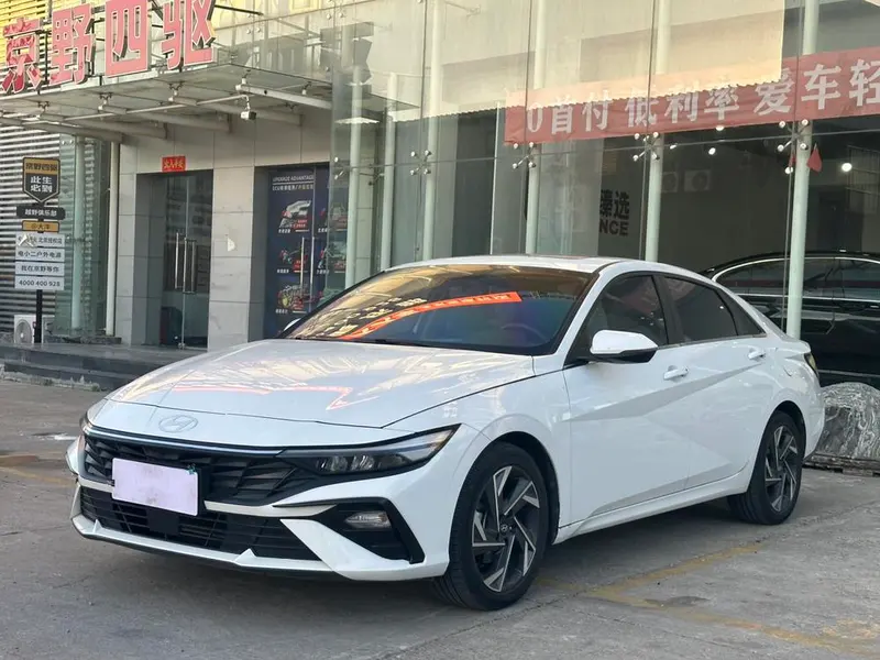 Hyundai Elantra, 2023
