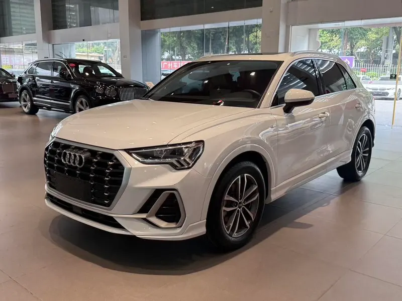 Audi Q3, 2022