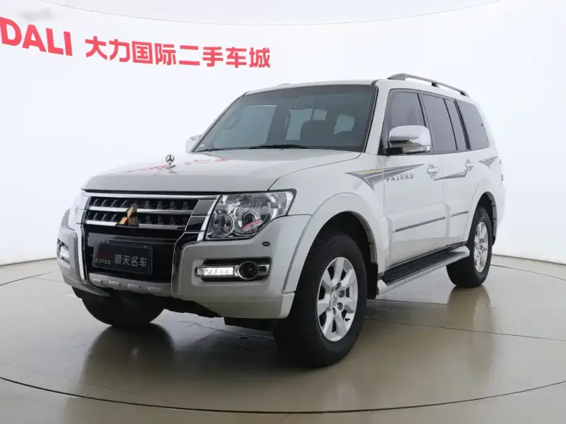 Mitsubishi Pajero (Import), 2024