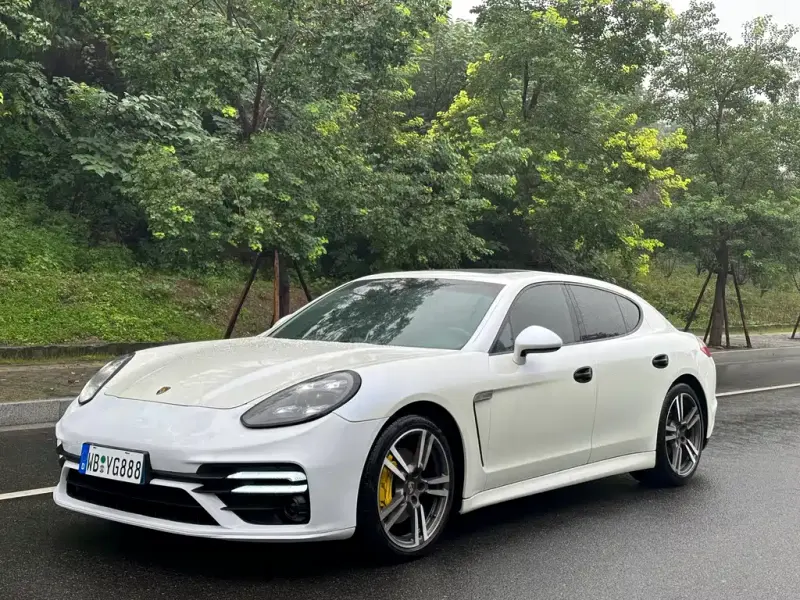 Porsche Panamera, 2012