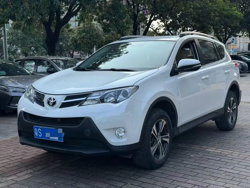 Toyota RAV4, 2015