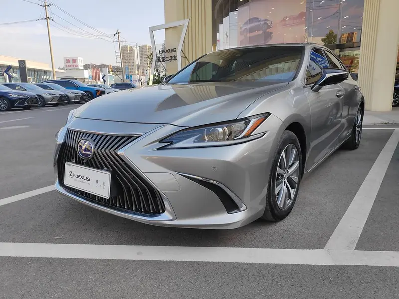 Lexus ES, 2021
