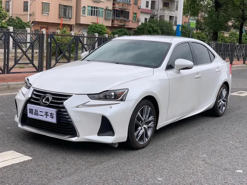 Lexus IS, 2017