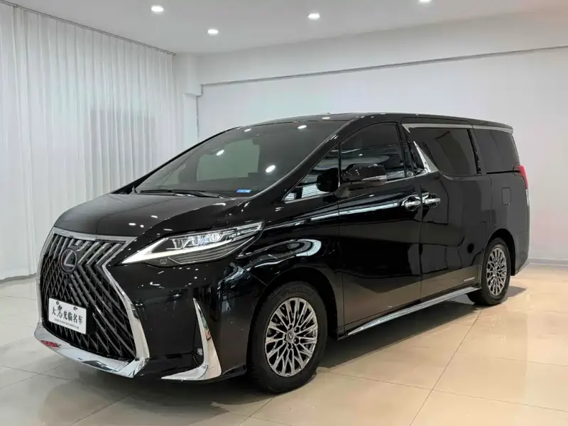 Lexus LM, 2022
