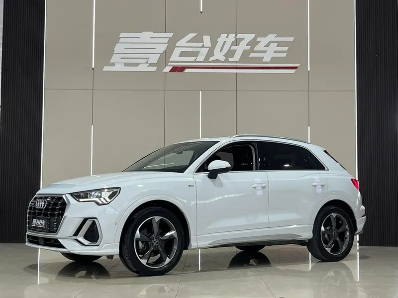 Audi Q3, 2022