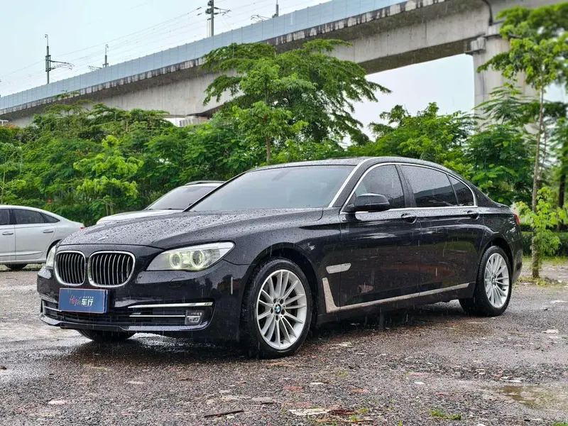BMW 7-Series, 2014