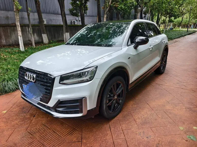 Audi Q2L, 2021