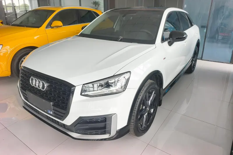 Audi Q2L, 2021
