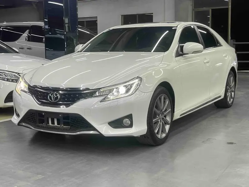 Toyota Reiz, 2013