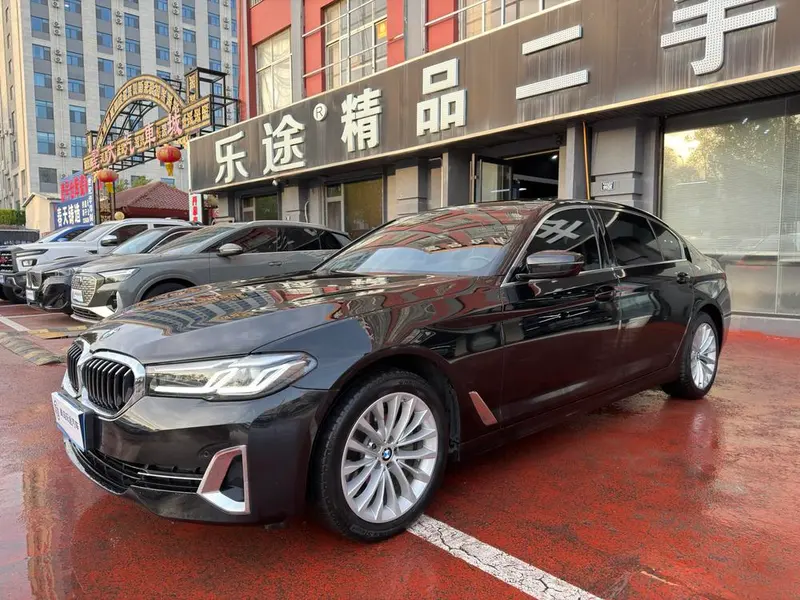 BMW 5-Series, 2022