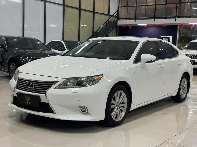 Lexus ES, 2014