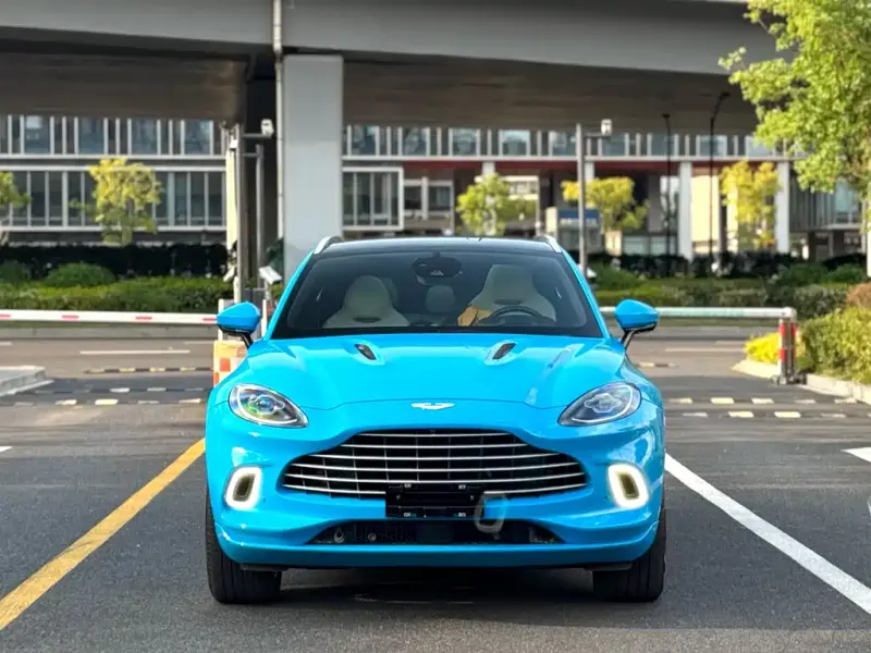 Aston Martin DBX, 2022