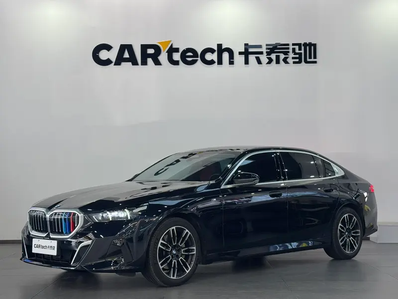 BMW 5-Series, 2025