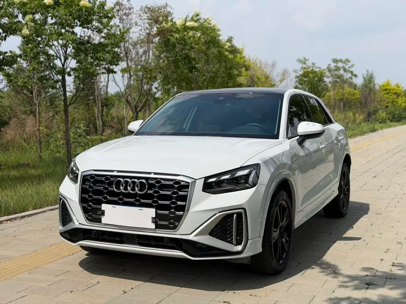 Audi Q2L, 2022